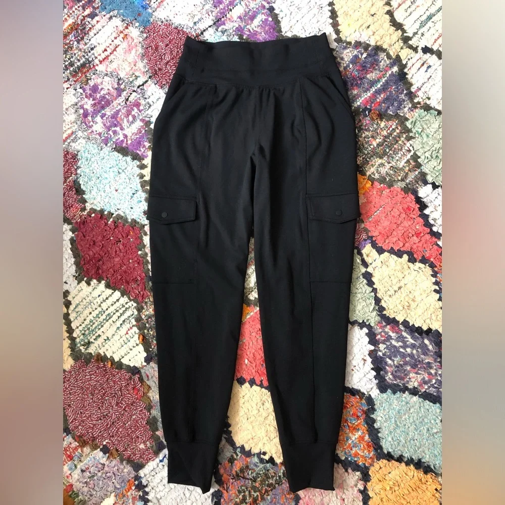 Athleta Black Cargo Joggers in XS - Picture 4 of 6
